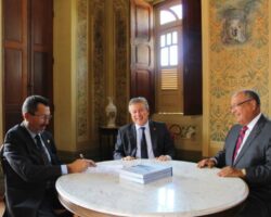 OAB/SE assina termo de cooperação com Tribunal Regional Eleitoral