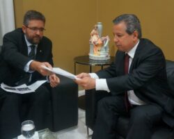 Advogados públicos pedem apoio da OAB para garantir condições de trabalho