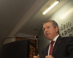 “Nós somos a voz do cidadão em juízo”, diz presidente da OAB/SE durante solenidade de compromisso de novos advogados