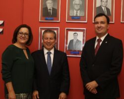 Vice-presidente da OAB/SE é homenageado por sua atuação efetiva na CAA/SE