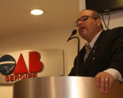 “A OAB/SE dá um exemplo à nação de que a advocacia não se curvará”, afirma advogado desagravado