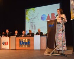 Presidente da CAASE saúda novos advogados na primeira solenidade de compromisso de 2017