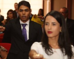 OAB entrega carteiras em Aracaju e Itabaiana