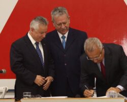 OAB/SE COMEMORA 82 ANOS COM PL DO PISO DA ADVOCACIA