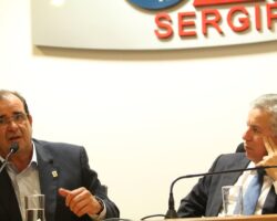 Em reunião ordinária da OAB/SE, reitor da UFS fala sobre importância da instituição de ensino