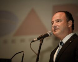 Vice-presidente da OAB abre as comemorações do mês da advocacia na seccional Sergipe saudando 200 jovens advogados