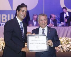 Seccional Pernambuco presta homenagem ao presidente da OAB/SE