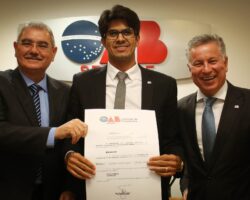 Robson Barros é empossado presidente da Comissão de Direitos Humanos