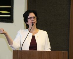 “Enquanto existir desigualdade na esfera privada, haverá teto de vidro na advocacia”, afirma palestrante