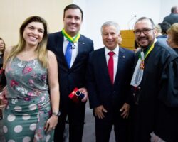 Vice-presidente da OAB/SE é homenageado pelo TRT