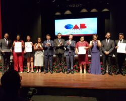 Nova diretoria da CAASE toma posse em cerimônia no Teatro Atheneu