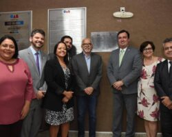 Diretoria da OAB/SE realiza o descerramento de placa comemorativa em alusão à lei do Dia Municipal de Defesa das Prerrogativas