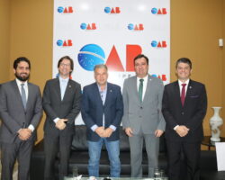 Revista e entrada da advocacia nos fóruns, honorários e agilidade na expedição de alvarás foram temas de reunião entre a Diretoria da OAB/SE e AMASE