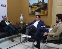 OAB compreende importância de barrar PEC que visa extinguir inscrição em conselhos profissionais