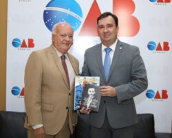 Visita de cortesia ao presidente da OAB/SE rememora passado e celebra futuro da Ordem