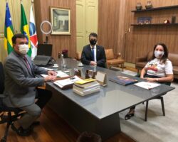 Presidente da OAB/SE recebe visita de cortesia da promotora de Justiça Lilian Carvalho