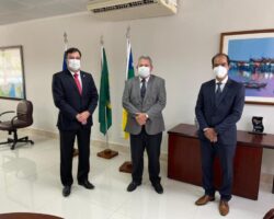 OAB prestigia posse de jurista noTRE