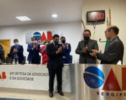 OAB/SE realiza desagravo público em favor de advogado que teve as prerrogativas violadas
