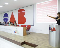 70 novos advogados e advogadas receberam a carteira profissional em solenidade da OAB Sergipe
