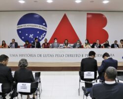 Em Solenidade de Compromisso, OAB/SE entrega 102 carteiras aos novos membros dos quadros da Ordem
