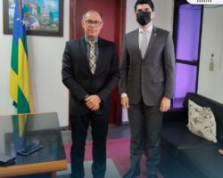 Presidente da OAB Sergipe é recebido pelo diretor do fórum Gumersindo Bessa em busca por melhorias para a advocacia