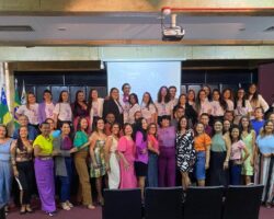 Seminário Agosto Lilás capacita educadores para o combate à violência contra a mulher