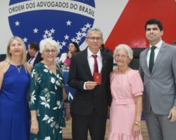 OAB/SE faz entrega de 62 carteiras profissionais para a jovem advocacia