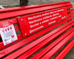 Banco Vermelho: símbolo de memória e resistência contra a violência de gênero