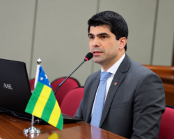 Basta: a Constituição não admite tutores nem soberanos
